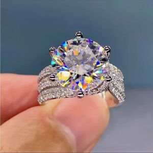 925 Sterling Silver 5 Carat Mossanite Diamond Ring New in Gift Box